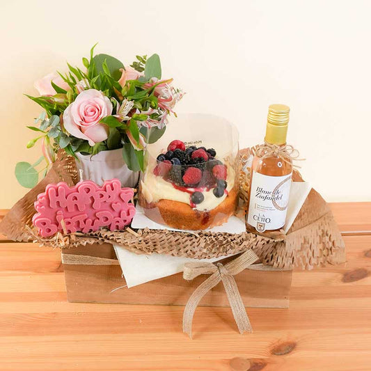 regalo para cumpleaños con pastel, vela y vino con envía a domicilio